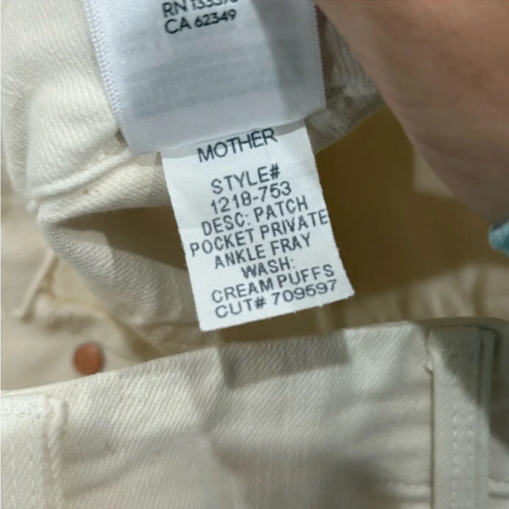 Mother Jeans Patch Pocket Private Ankle Fray in Cream Puff